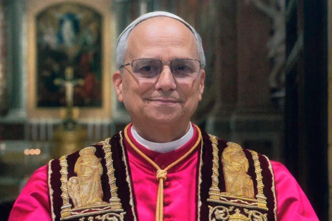 Official portrait of Pope Leo XIV in traditional papal attire.